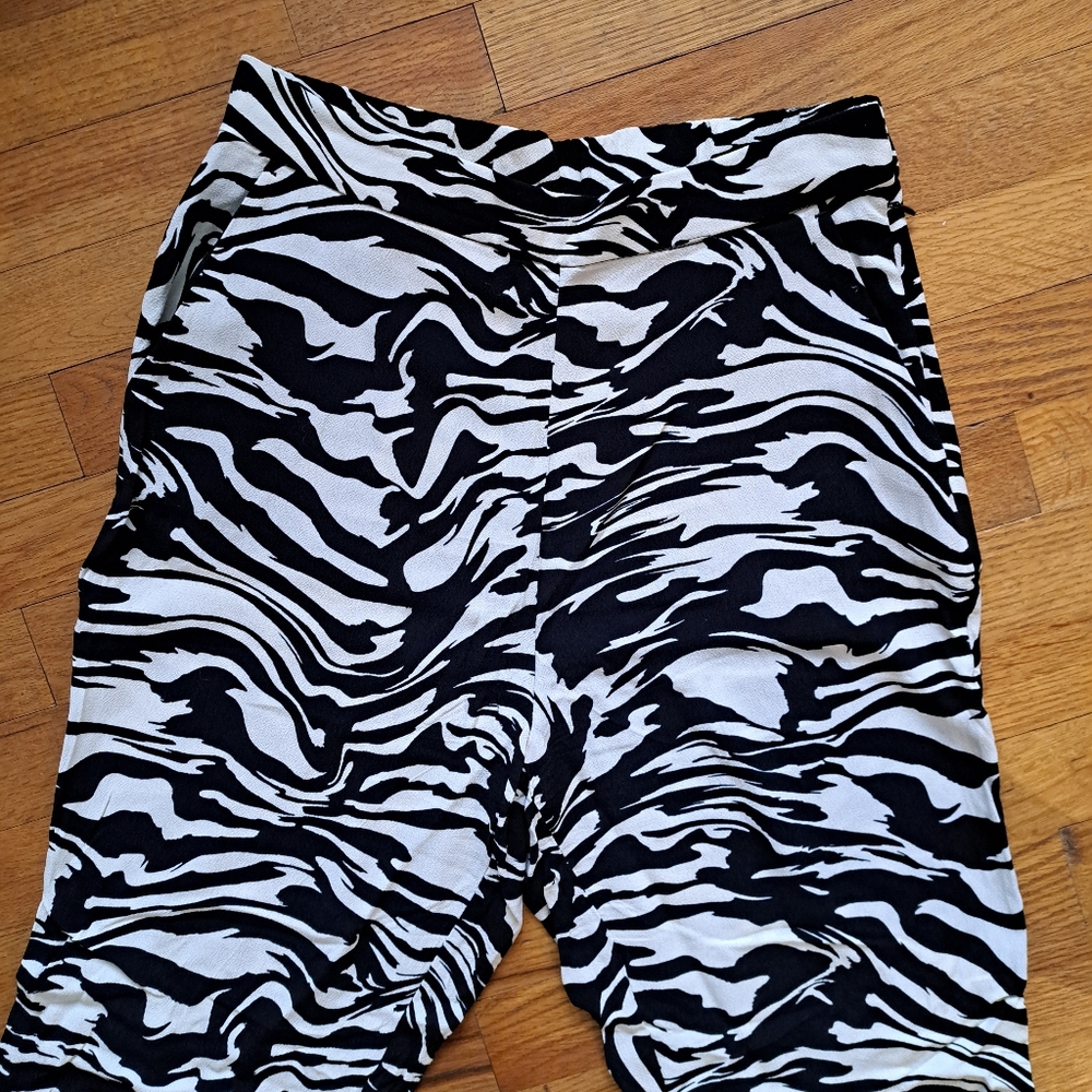 H&M Zebra Print Flare Pants Sz 6 NWOT - Picture 4 of 9